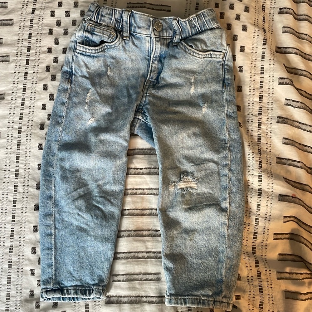 H&M Loose Fit Tapered Leg Toddler Boy Light Blue Jean pants 2T EUC